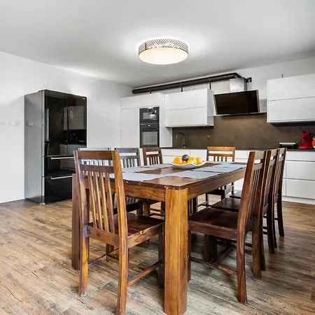 Villa Pod Warszawa & & Grota Solna Rybie