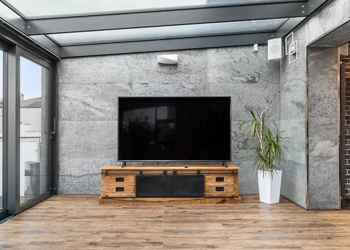 Pod Warszawą&spa&grota Solna Willa *